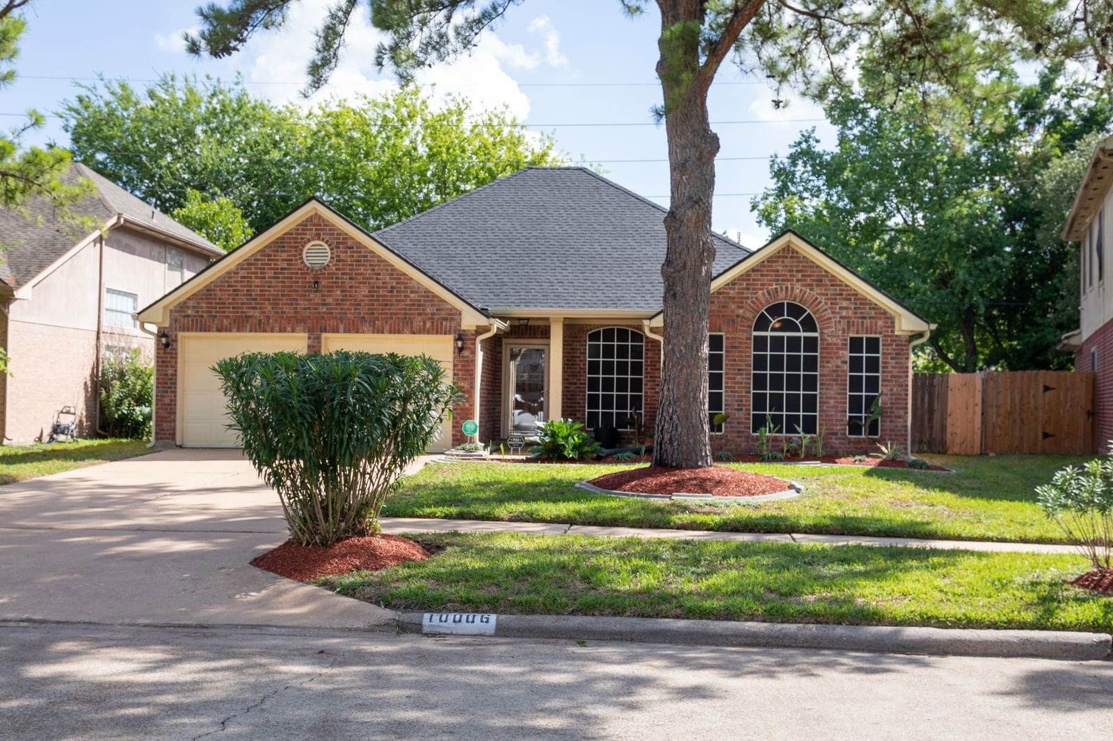 Real estate property located at 10006 Cedaredge, Harris, Winchester Country, Houston, TX, US