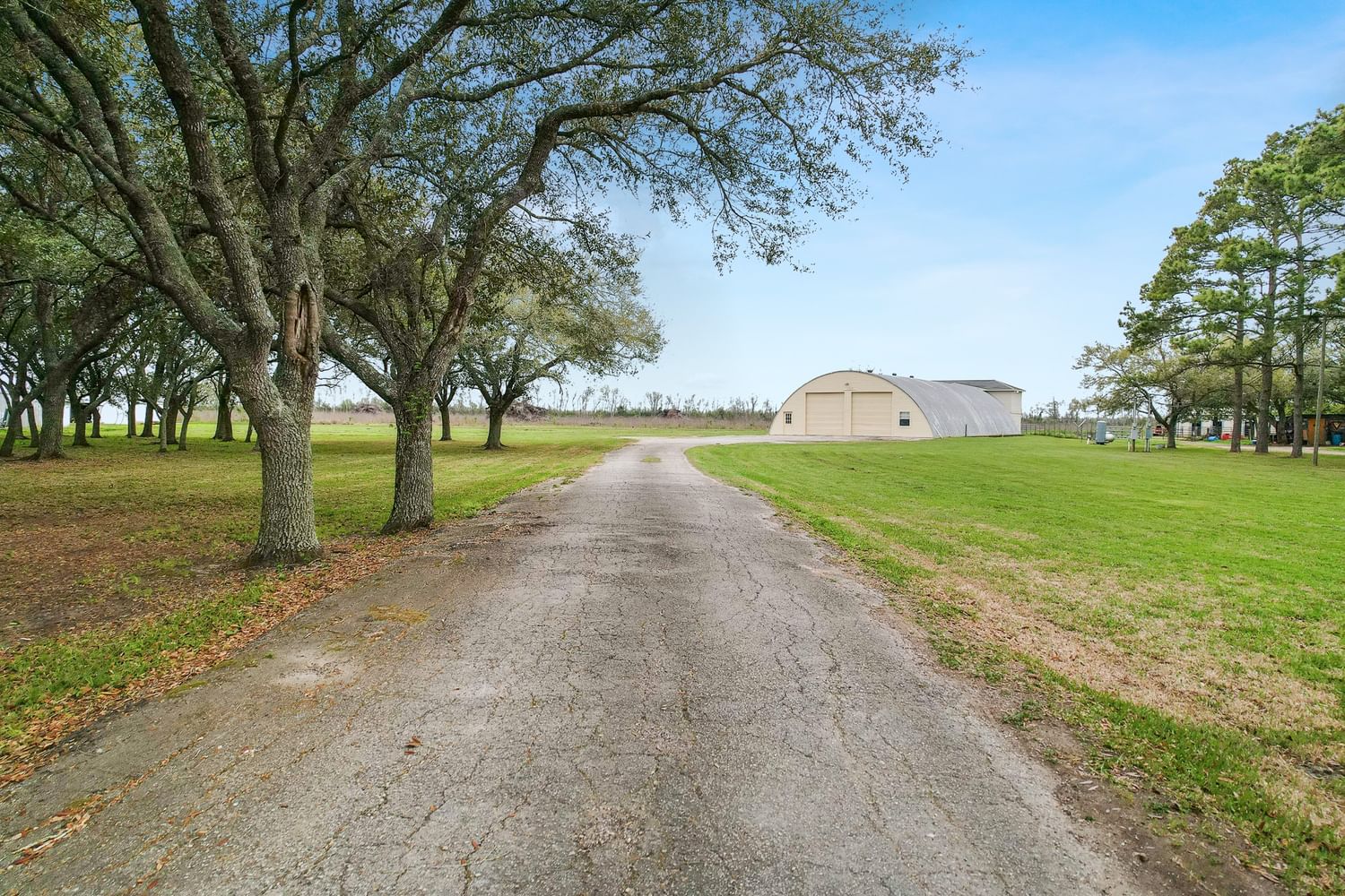 Real estate property located at 11417 Sunnyside, Chambers, Laubach Sub, Mont Belvieu, TX, US