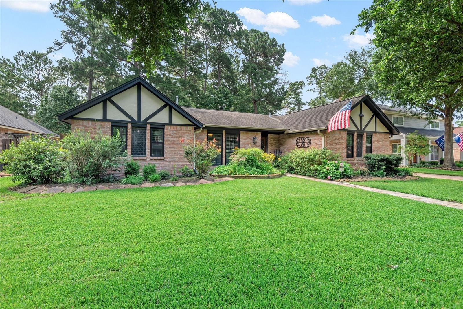 Real estate property located at 8106 Hurst Forest, Harris, Pinehurst Af Atascocita Sec 01, Humble, TX, US