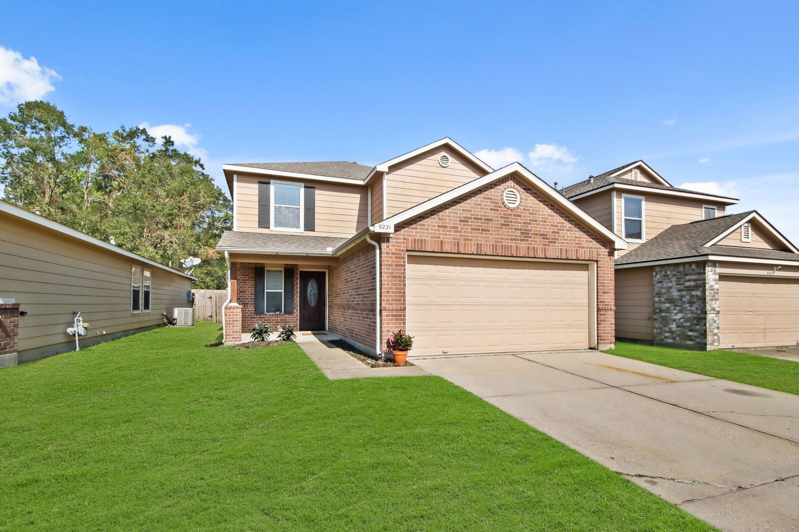 Real estate property located at 9231 Shaded Pines Dr, Harris, Woodland Pines Sec 4, Humble, TX, US