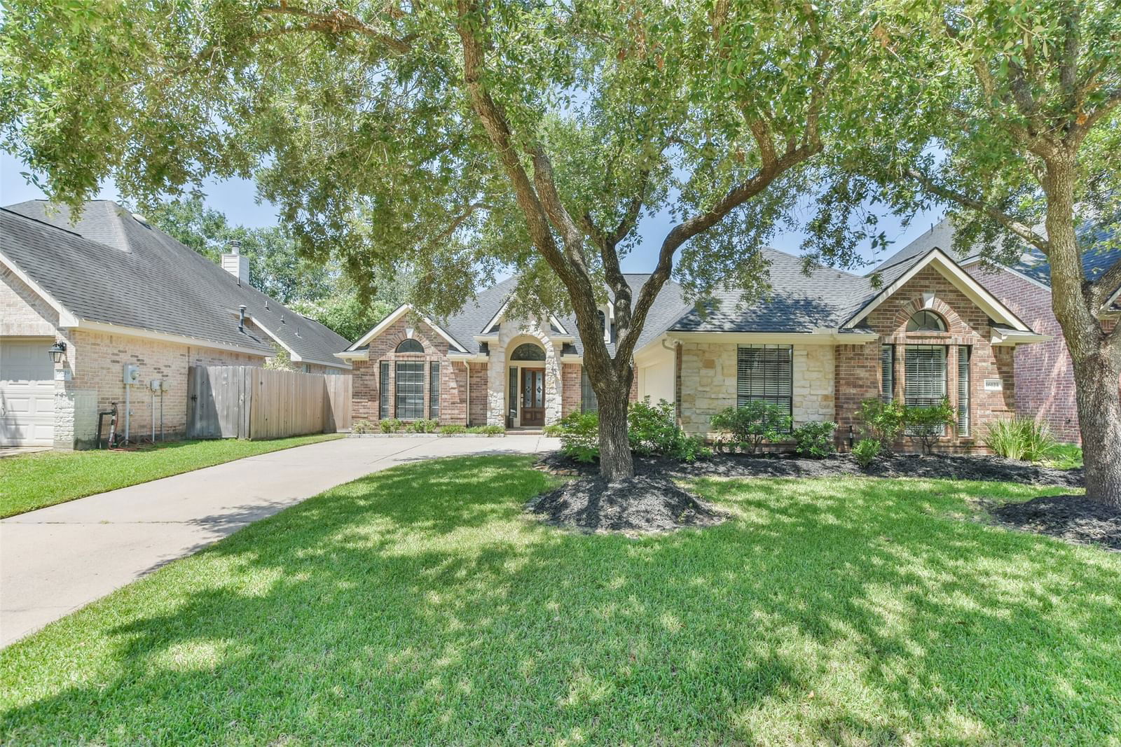 Real estate property located at 16123 Halpren Falls, Harris, Coles Crossing Sec 05, Cypress, TX, US