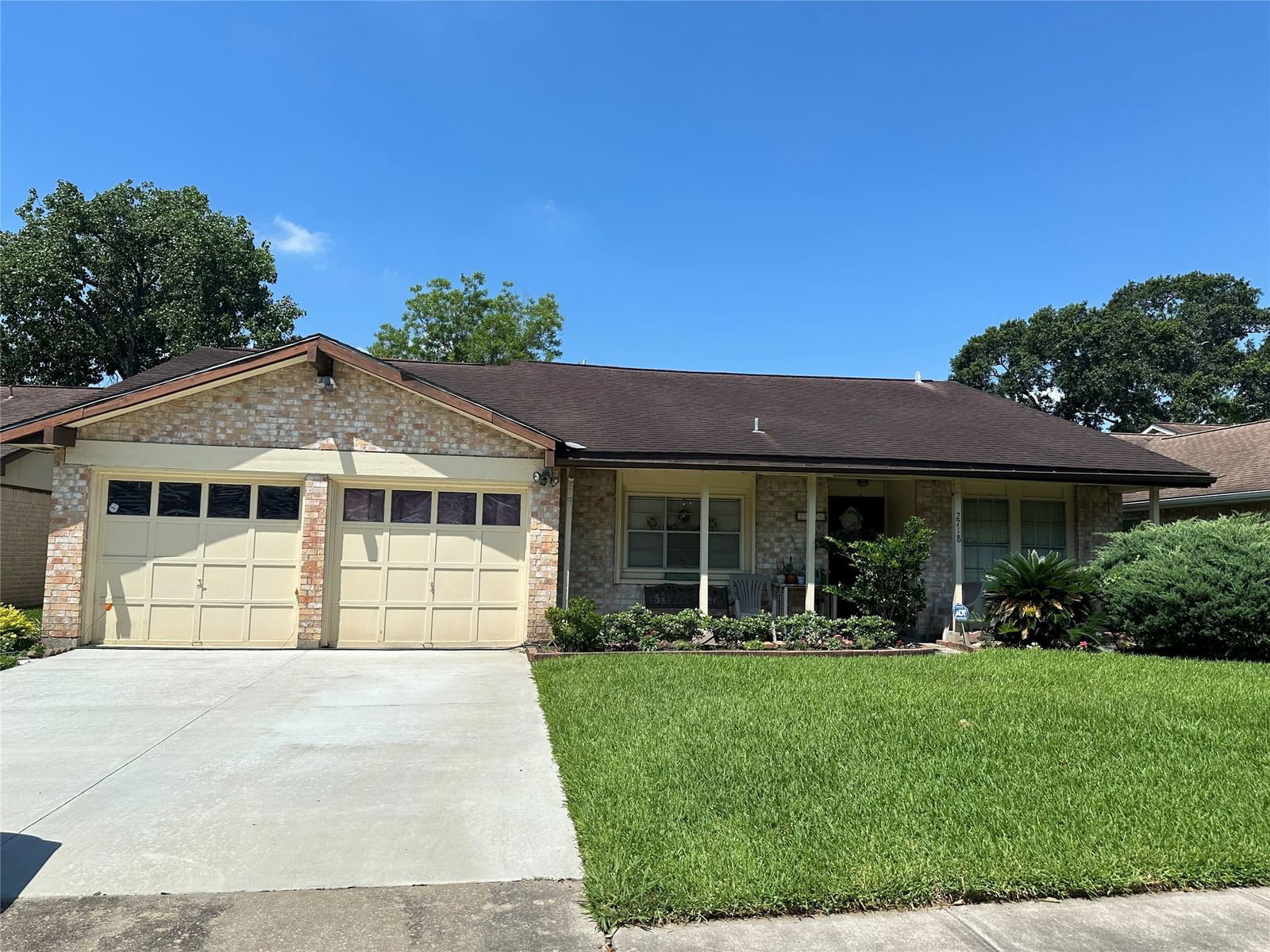 Real estate property located at 2718 Valley Forest, Fort Bend, Quail Valley East Sec 1, Missouri City, TX, US