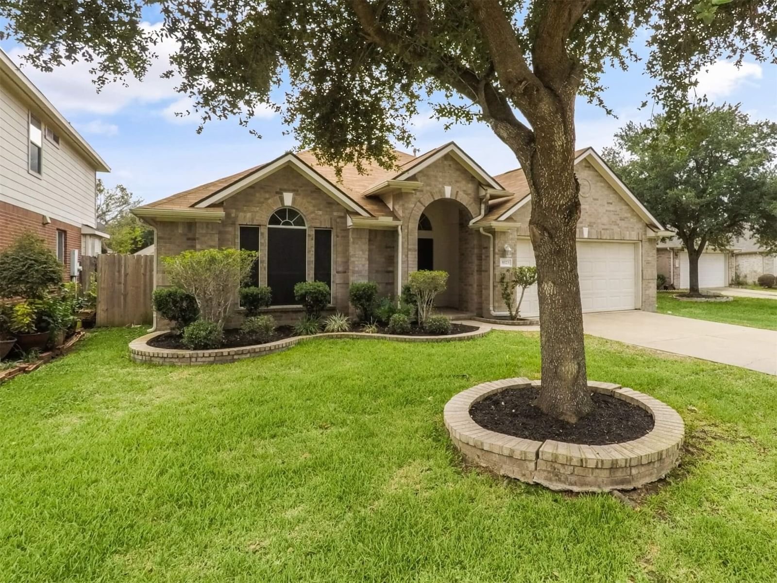 Real estate property located at 9323 Nickelwood, Harris, Linnfield, Houston, TX, US