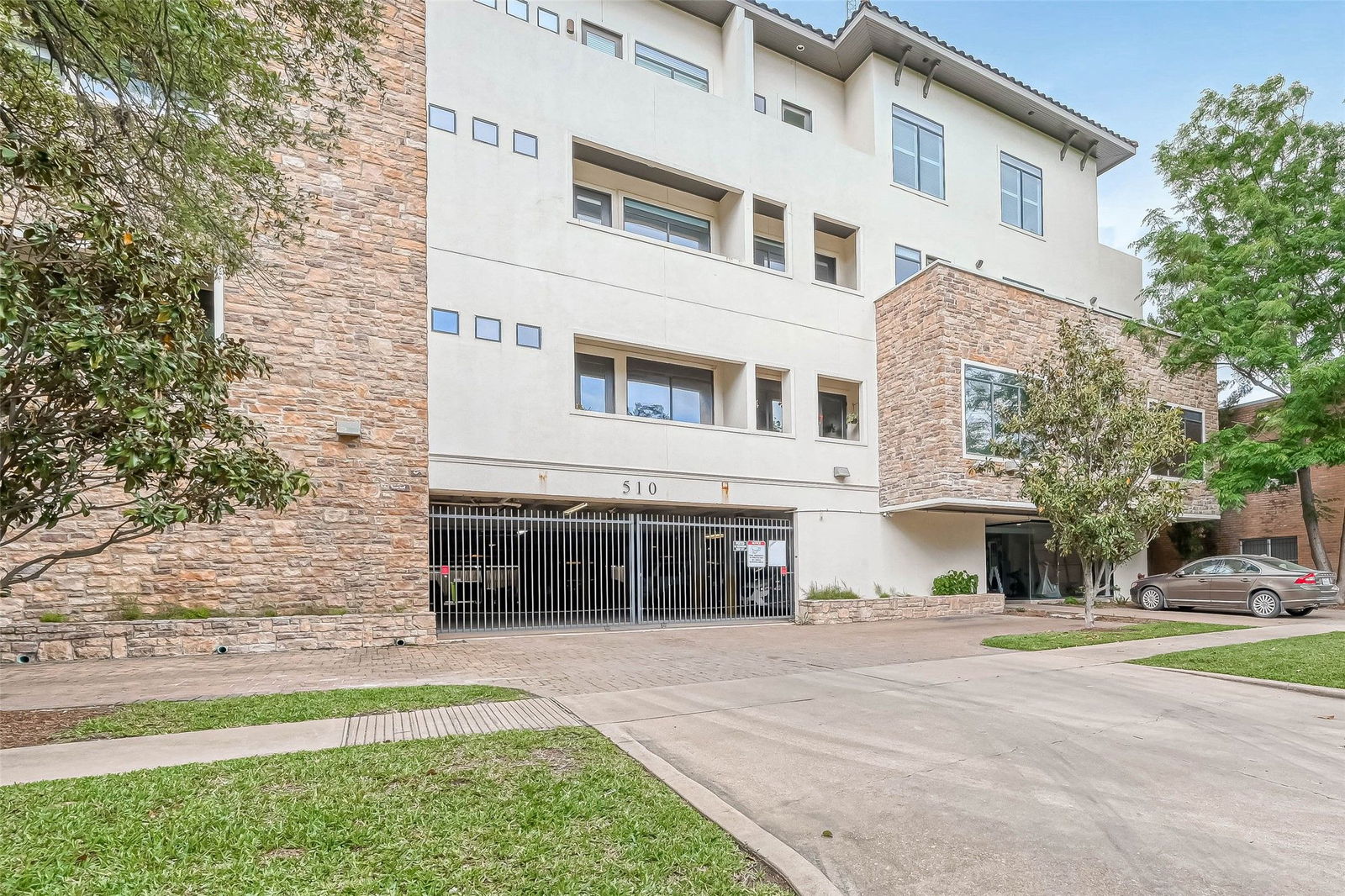 Real estate property located at 510 Lovett #206, Harris, Houston, TX, US