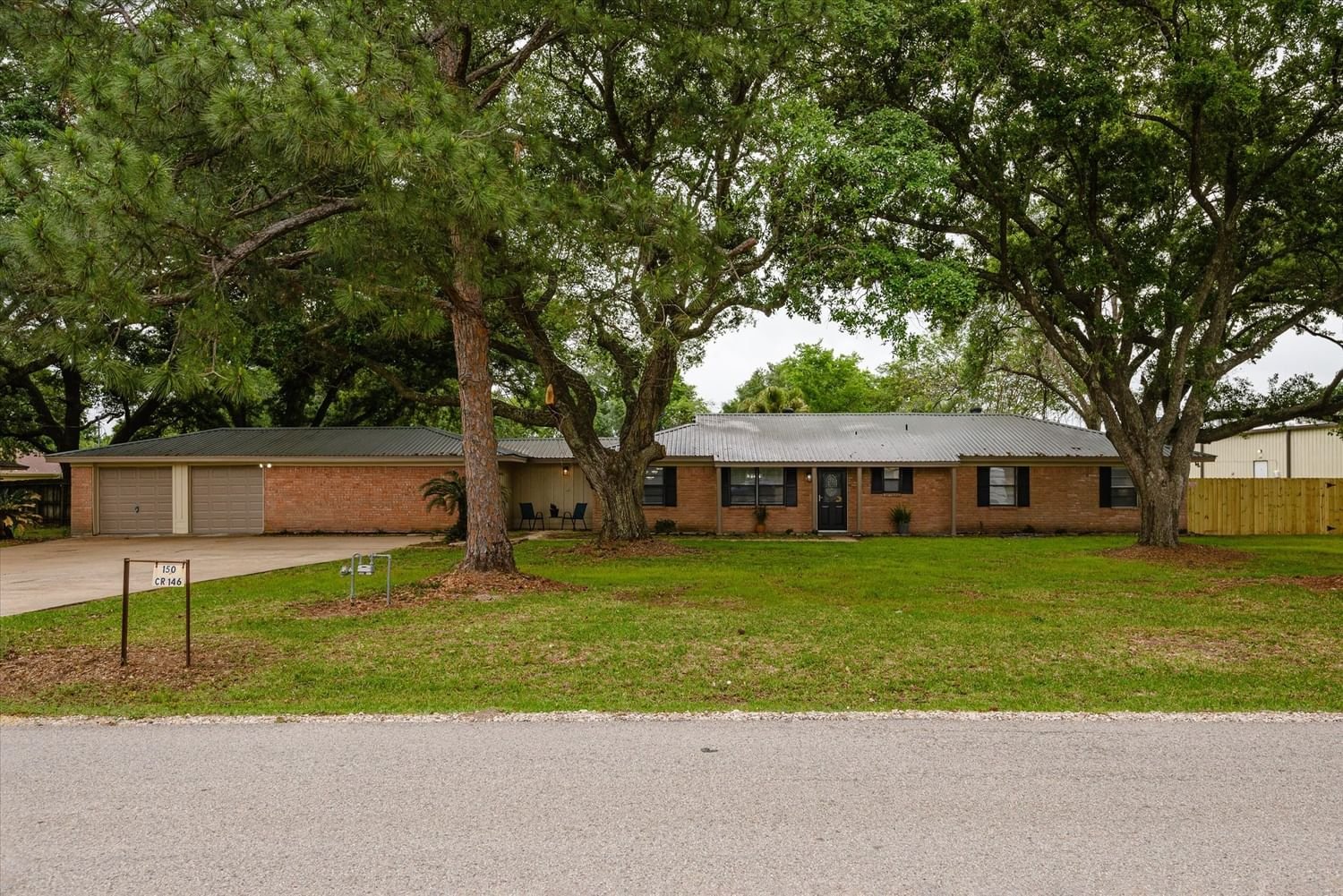 Real estate property located at 150 County Road 146, Brazoria, H T & B R R, Alvin, TX, US