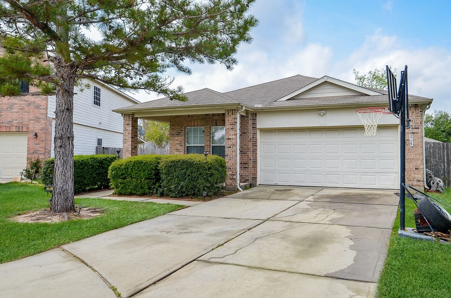 Real estate property located at 3705 Oyster Tree, Harris, Barkers Branch Sec 2, Houston, TX, US