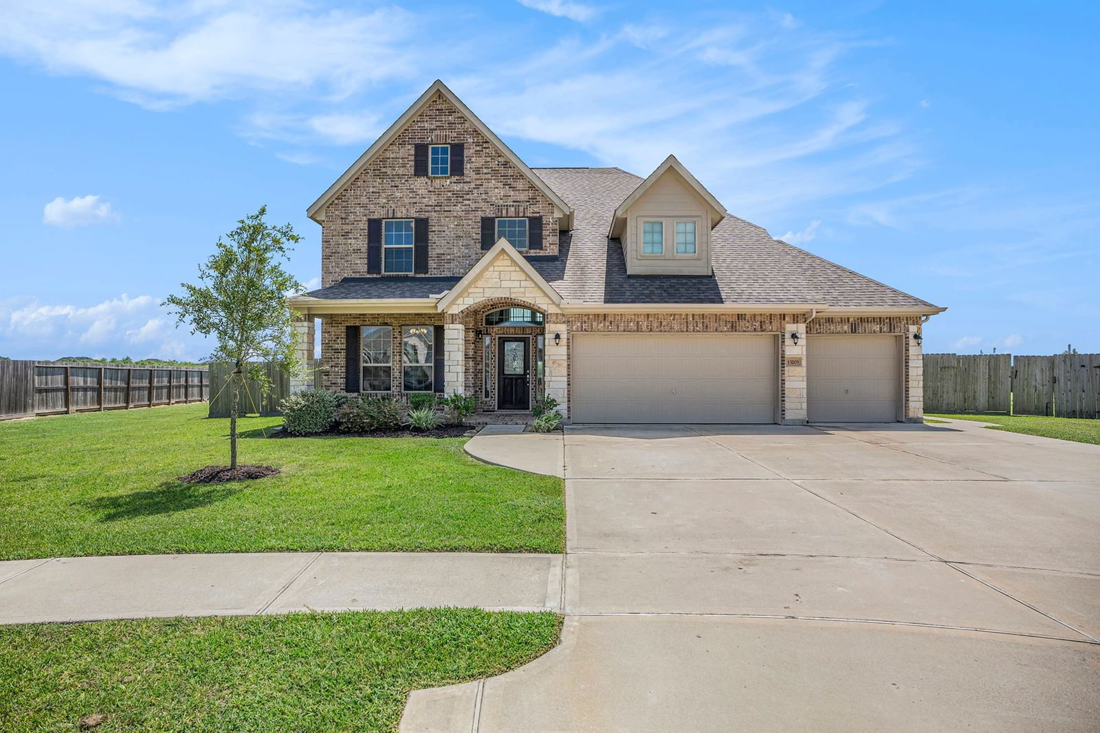 Real estate property located at 13203 Apple Tree, Chambers, Villages Champions Gates Sec, Mont Belvieu, TX, US