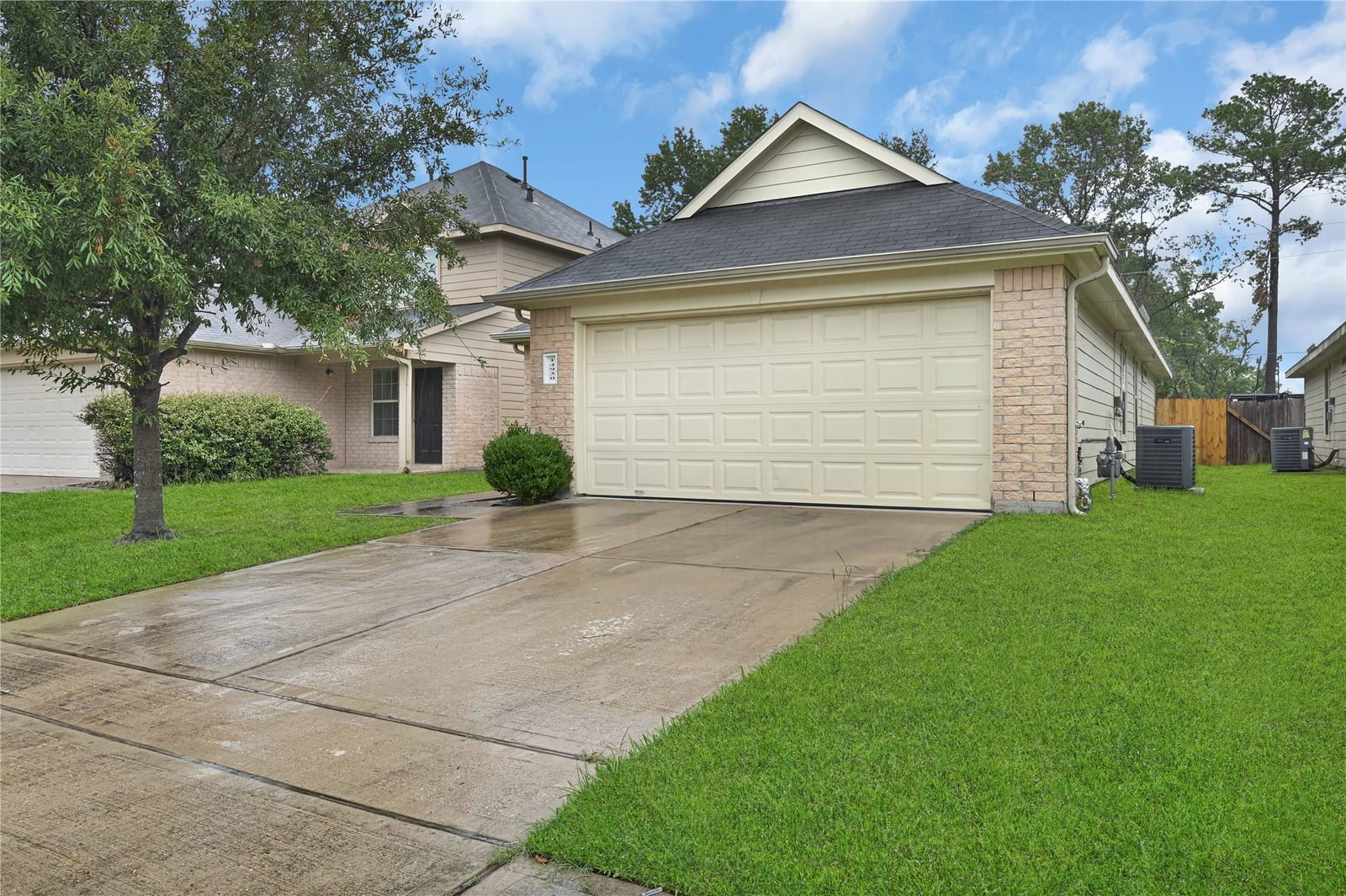 Real estate property located at 14930 Huntington Willow, Harris, Darbydale Xing Sec 2, Houston, TX, US