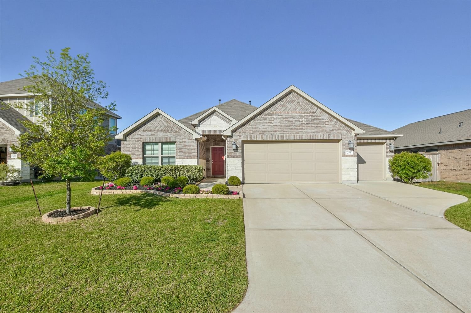 Real estate property located at 719 Autumn Lake, Montgomery, Magnolia Ridge Forest 06, Magnolia, TX, US