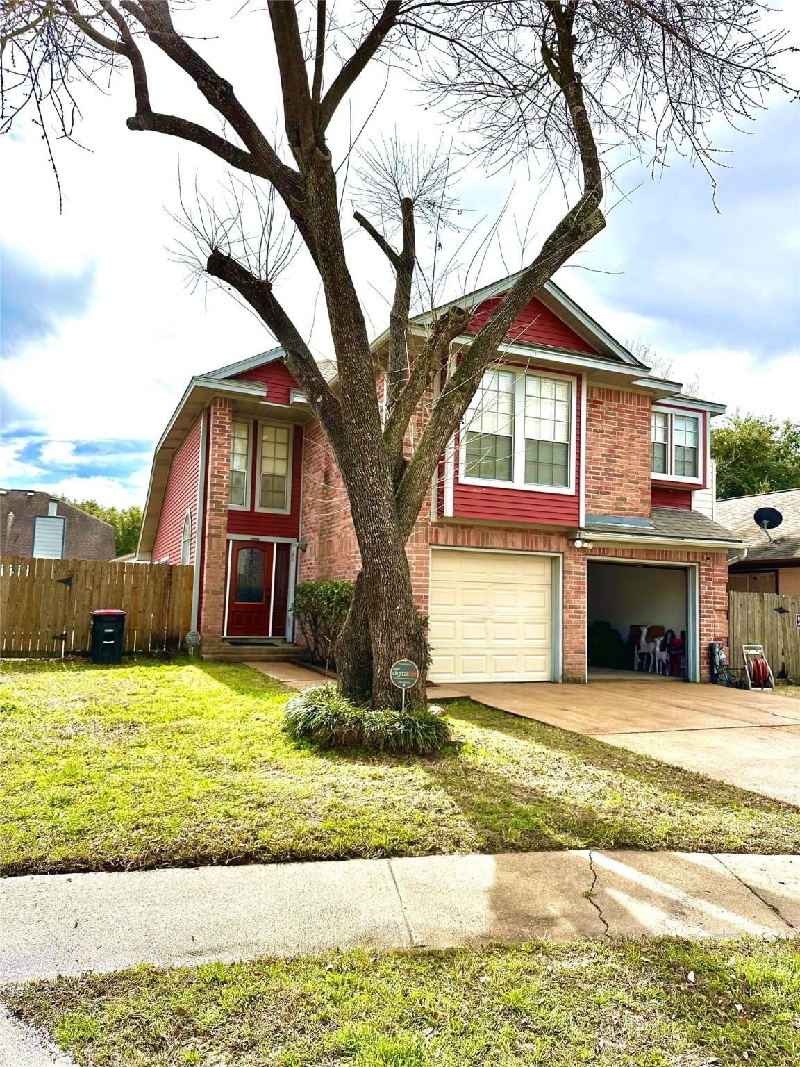 Real estate property located at 4415 Hidden Trace, Harris, Traces Sec 02, Houston, TX, US
