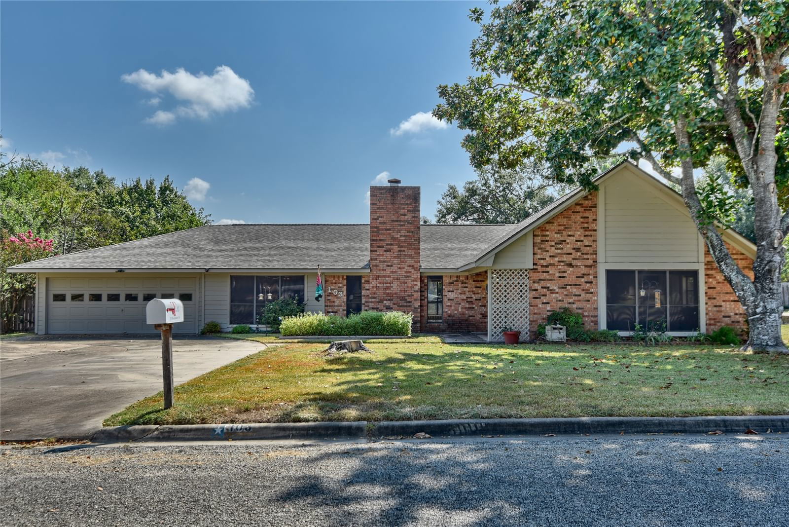 Real estate property located at 103 Bluebonnet, Austin, S516 MEADOWS SUB SEC, Bellville, TX, US