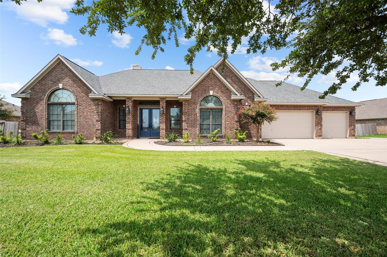 Real estate property located at 11419 Kings Point, Chambers, Cherry Creek Sub, Mont Belvieu, TX, US