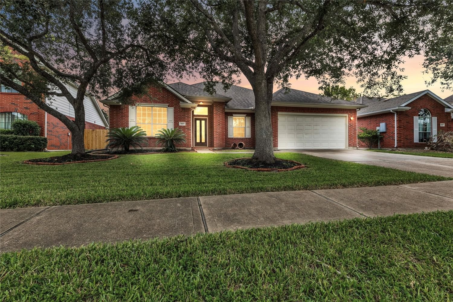 Real estate property located at 3607 Silouette, Harris, Friendswood, TX, US