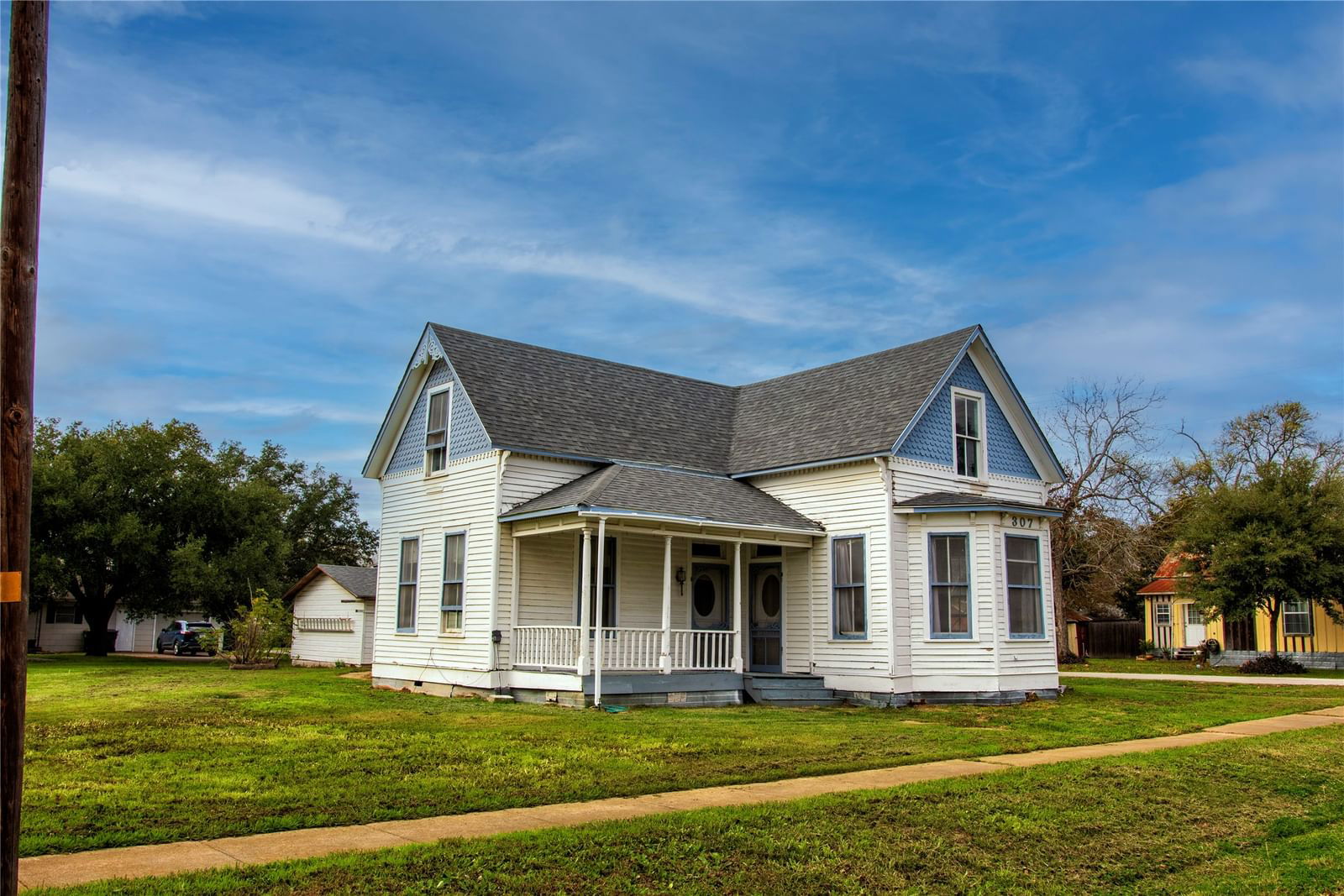 Real estate property located at 307 Pecan, Lavaca, Moulton Townsite, Moulton, TX, US