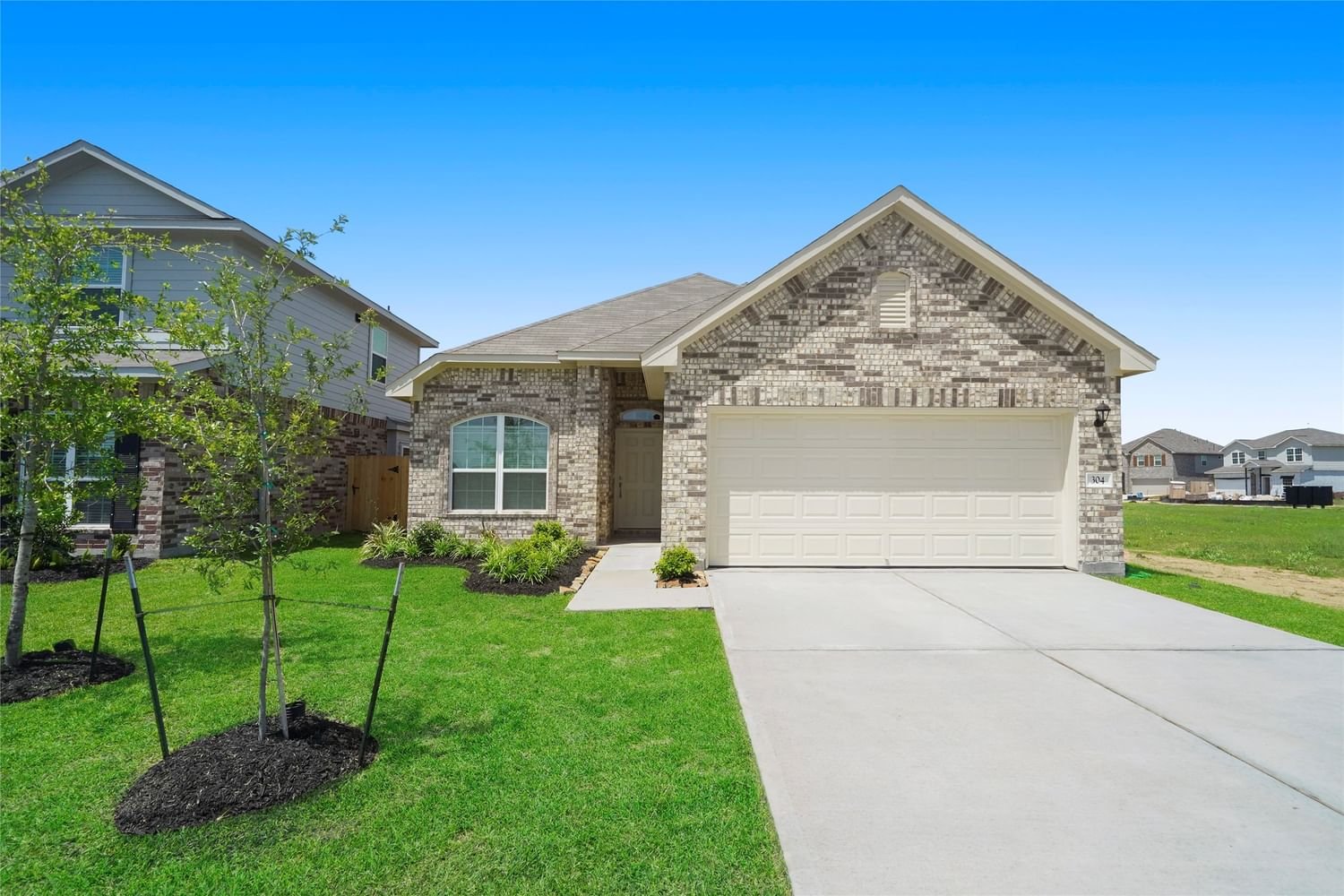 Real estate property located at 304 Amy, Brazoria, Riverwood Ranch SD, Angleton, TX, US