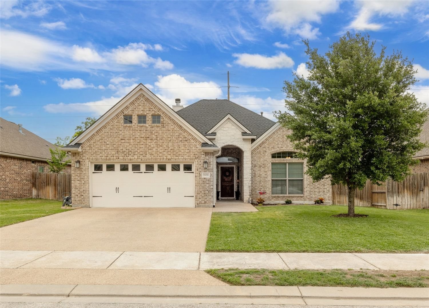 Real estate property located at 2628 Forest Oaks, Brazos, Carters Xing Sub Ph 2, College Station, TX, US