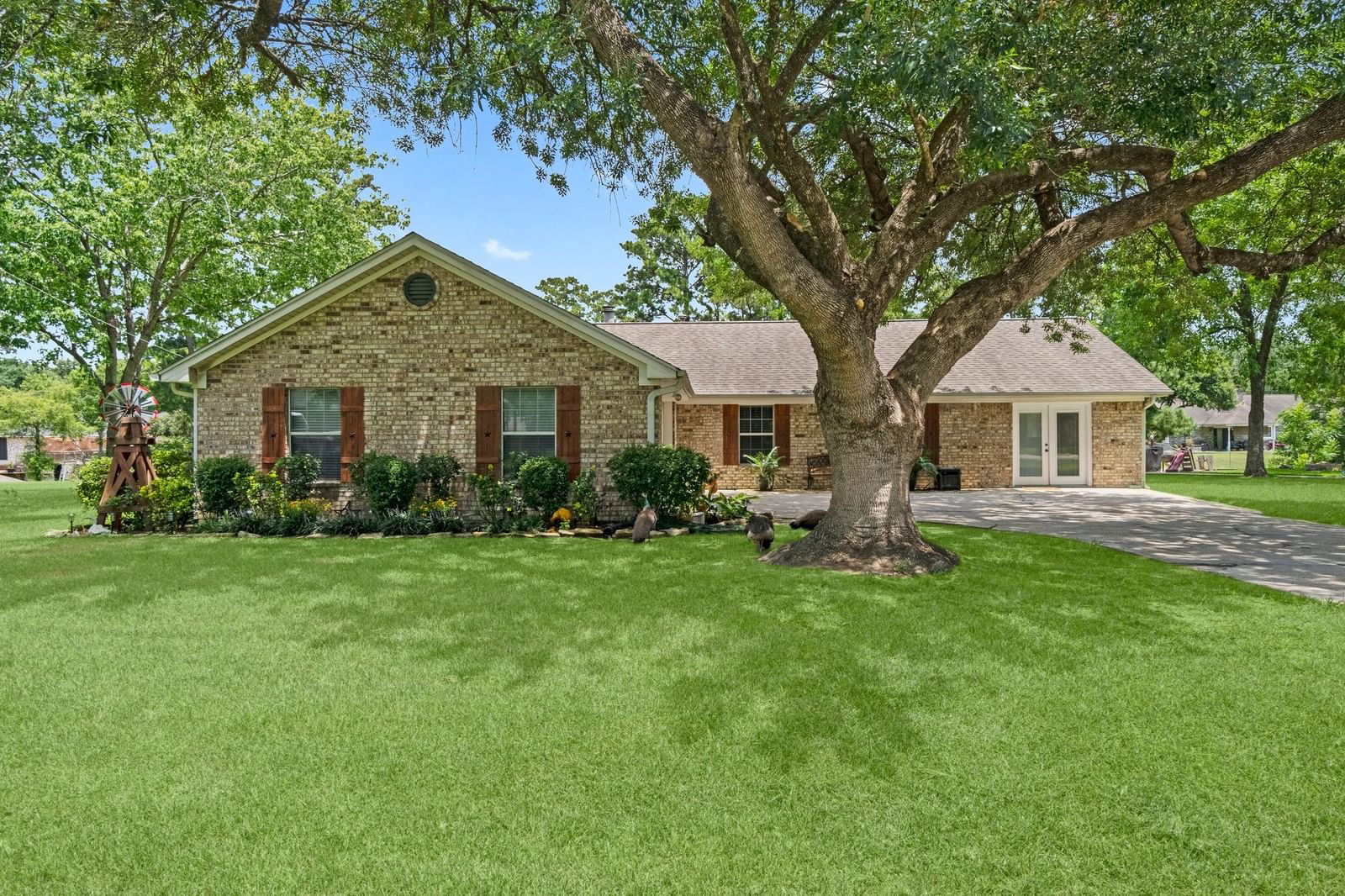 Real estate property located at 18506 Canyon Cove, Harris, Lake Shadows Sec 01, Crosby, TX, US