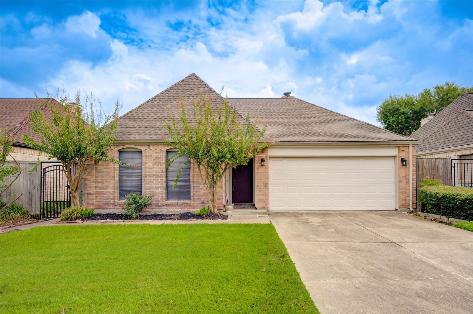 Real estate property located at 11818 Brook Meadows, Fort Bend, Meadowglen Sec 1, Meadows Place, TX, US