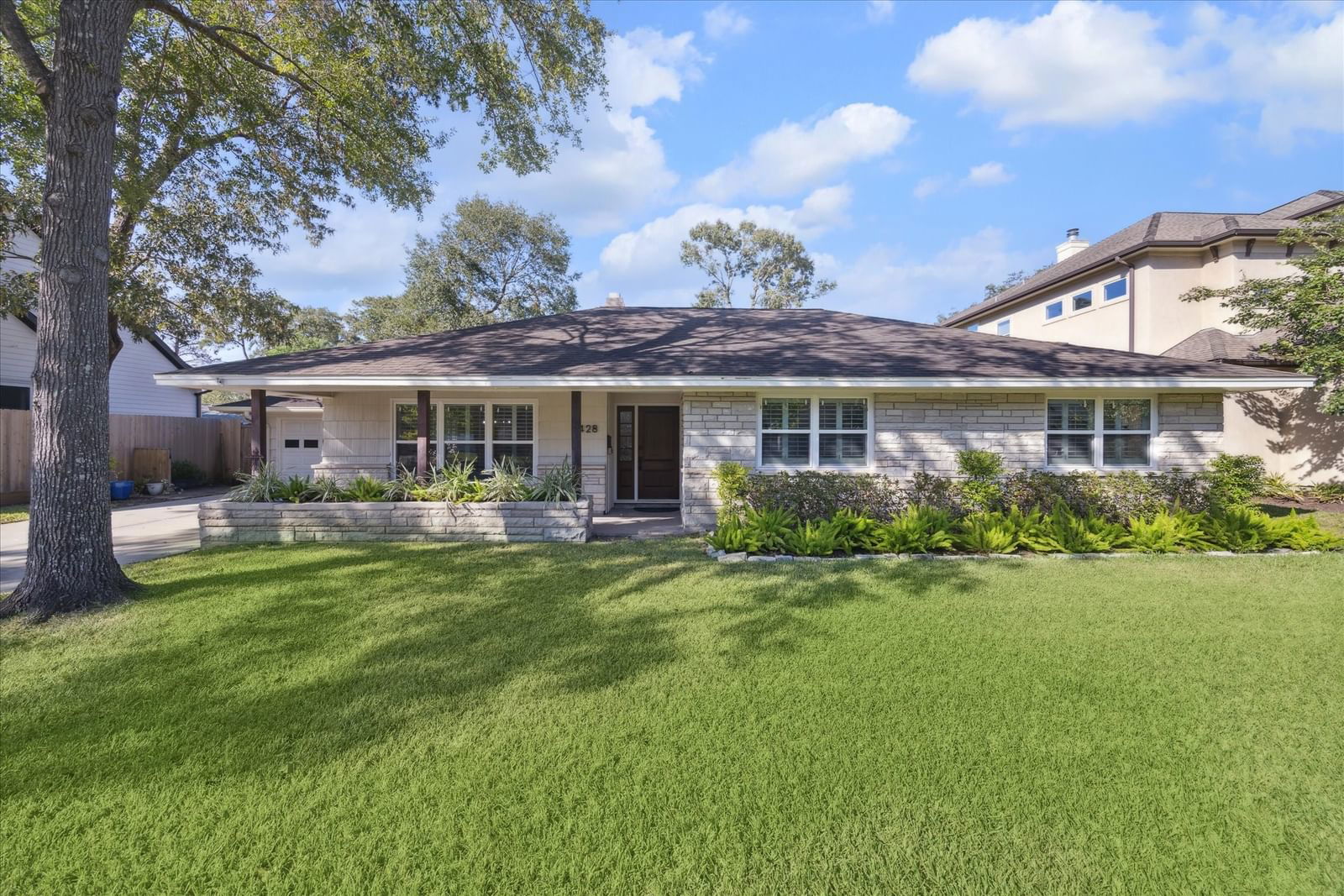 Real estate property located at 8428 Raylin, Harris, Spring Oaks, Spring Valley Village, TX, US