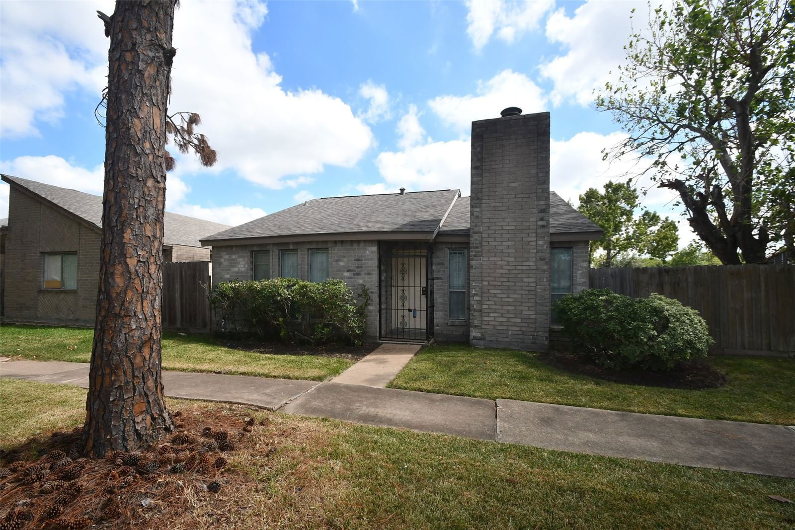 Real estate property located at 11834 Sandpiper, Harris, Southwood Place Sec 06 R/P, Houston, TX, US