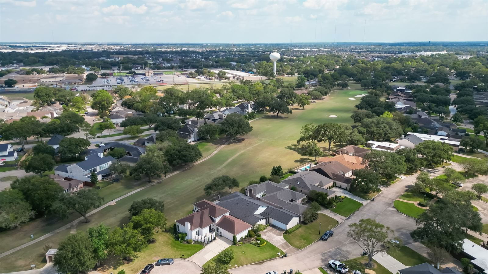 Real estate property located at 18 Bendwood, Fort Bend, Sugar Creek Sec 8, Sugar Land, TX, US