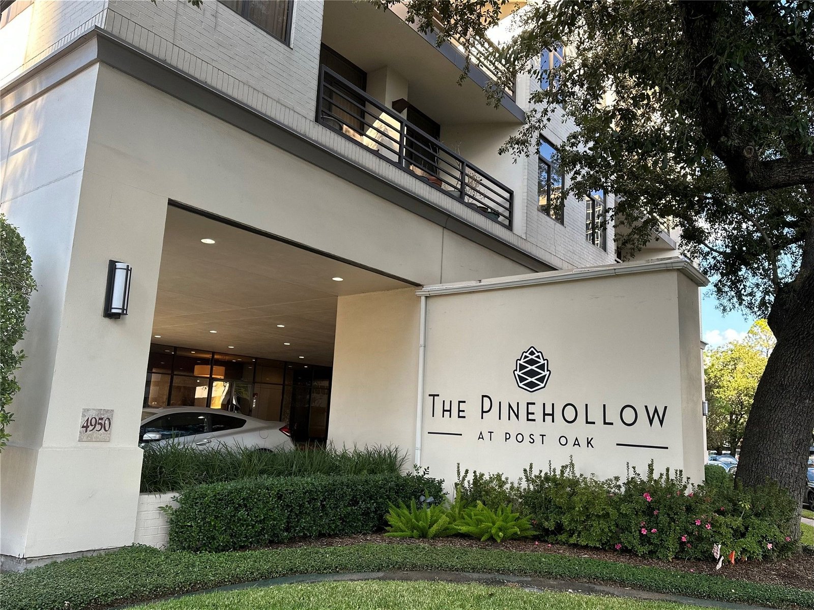 Real estate property located at 4950 Woodway #604, Harris, Pinehollow Condo, Houston, TX, US