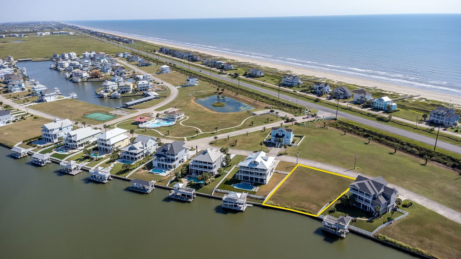 Real estate property located at 21002 Sunset Bay, Galveston, Sunset Cove 2005, Galveston, TX, US