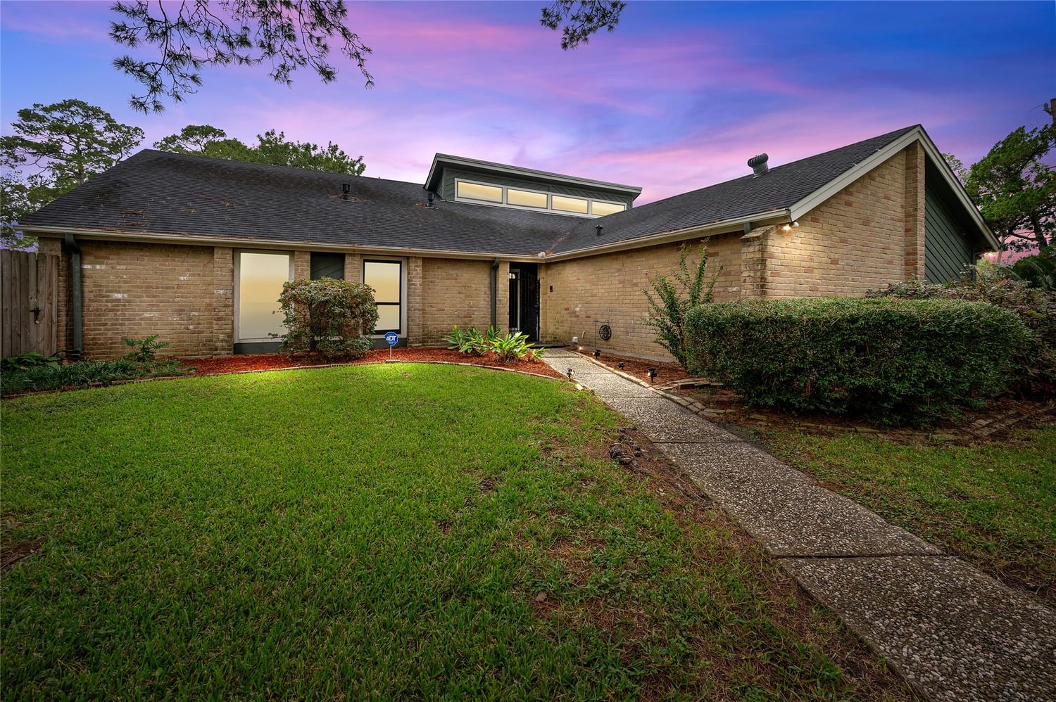 Real estate property located at 4706 Memory, Harris, Whispering Pines Sec 02, Baytown, TX, US