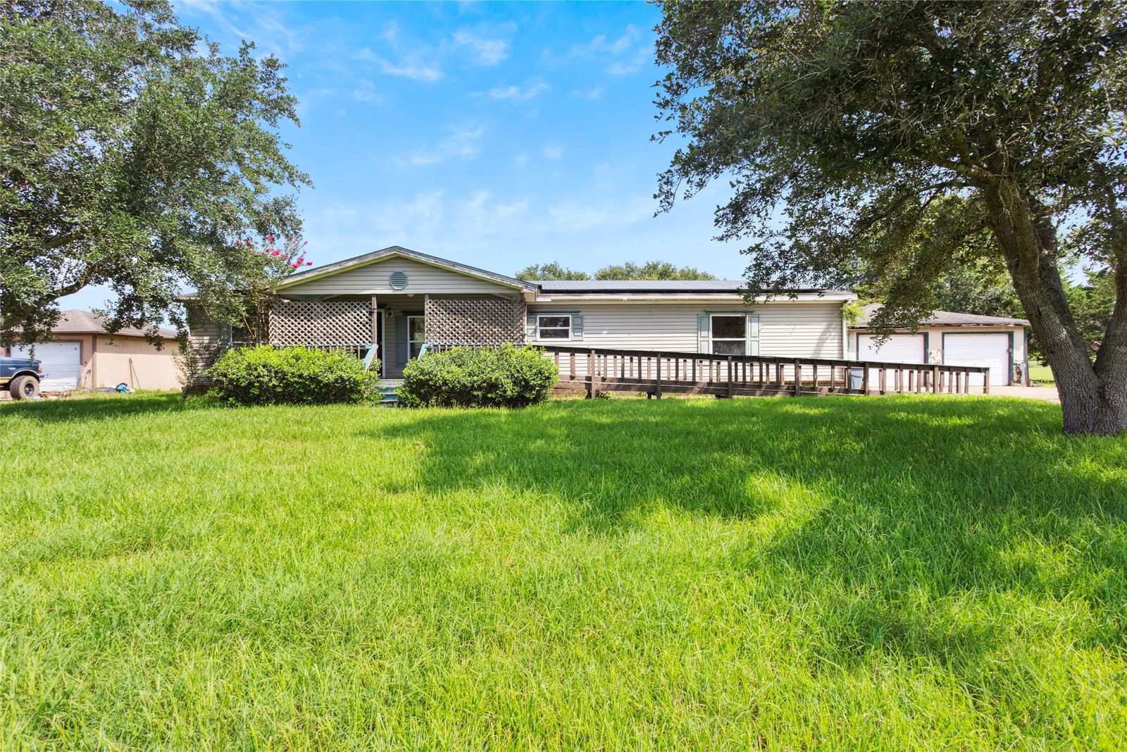 Real estate property located at 10135 Country, Brazoria, South Country Sec 1, Alvin, TX, US