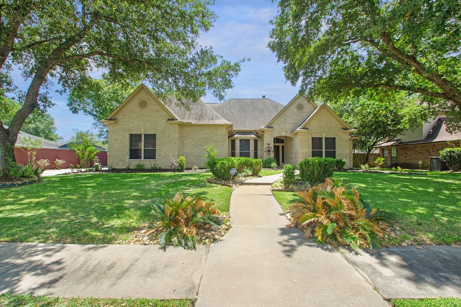 Real estate property located at 13 Colony, Brazoria, Colony Square Angleton 318, Angleton, TX, US