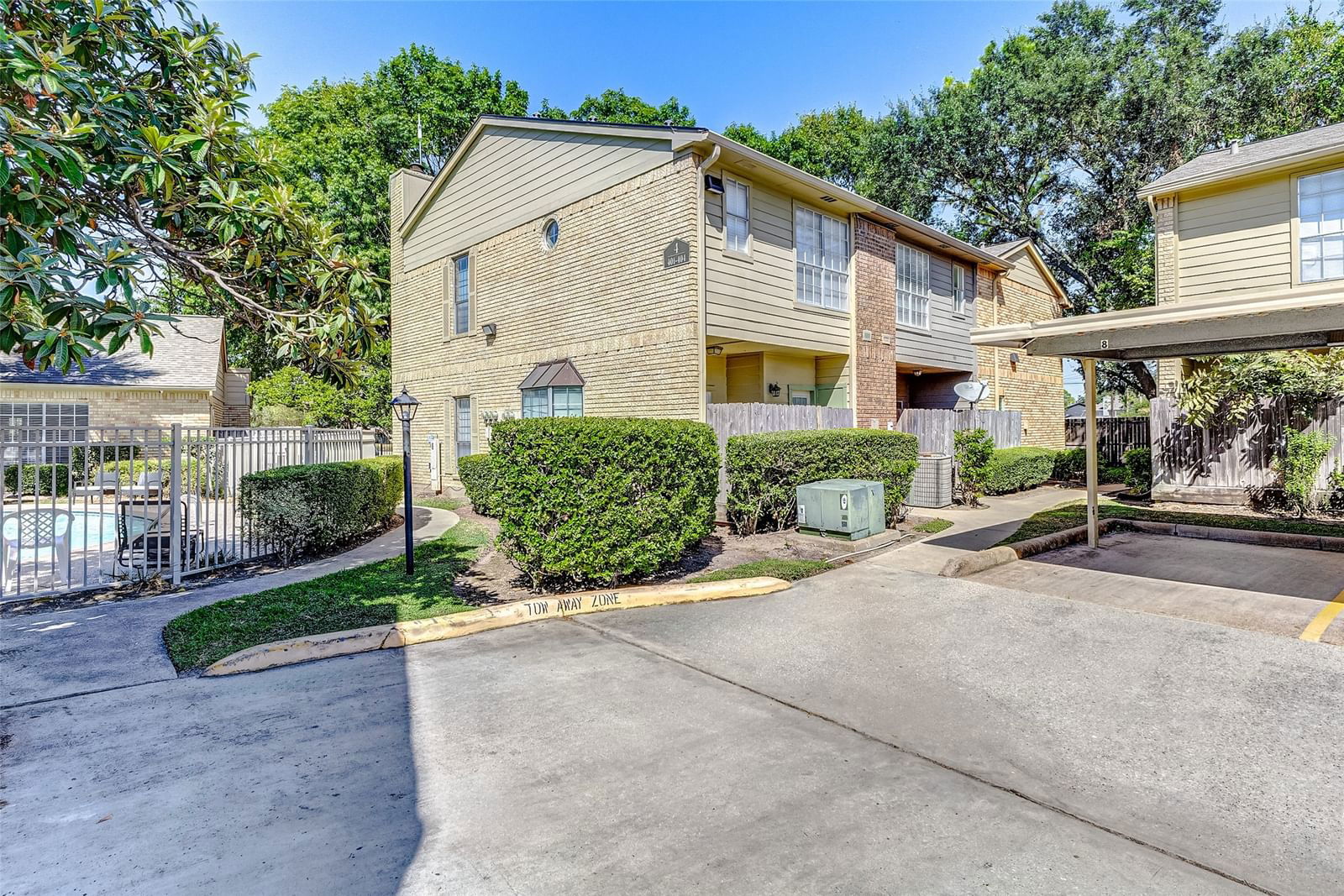 Real estate property located at 1515 Sandy Springs #401, Harris, Lynbrook Manor Condo Ph 01, Houston, TX, US