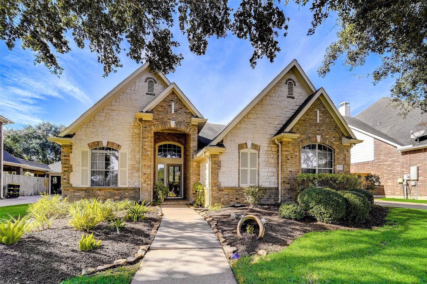 Real estate property located at 202 Whitehall, Galveston, Westover Park, League City, TX, US