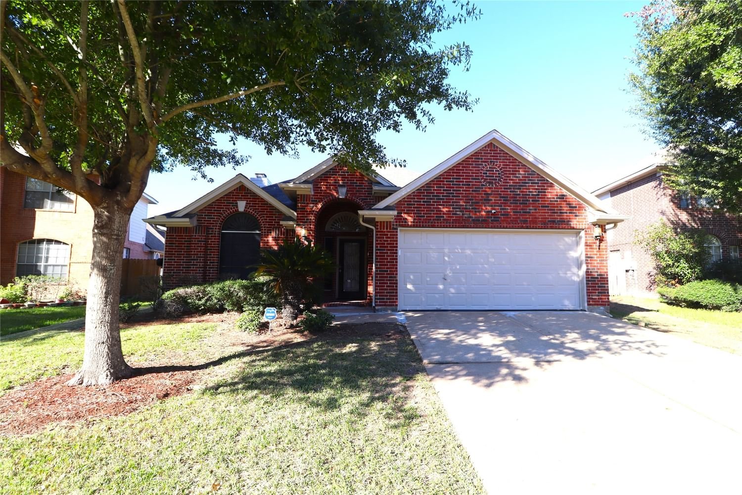 Real estate property located at 205 Willards, Fort Bend, Stafford, TX, US