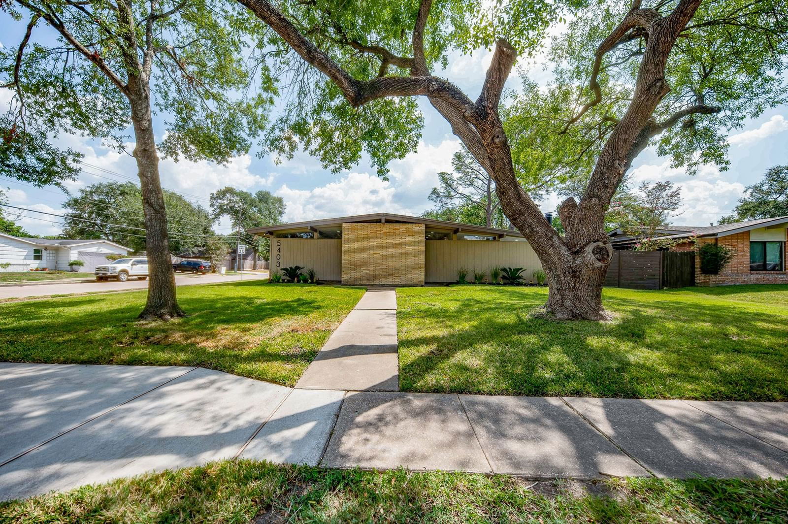 Real estate property located at 5403 Beechnut, Harris, Braes View Terrace, Houston, TX, US