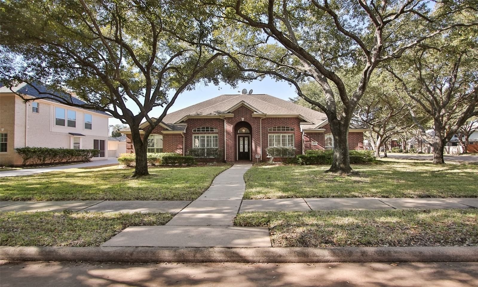 Real estate property located at 5727 Dove Ridge, Harris, ELDRIDGE PARK SEC 1 AMEND, Houston, TX, US