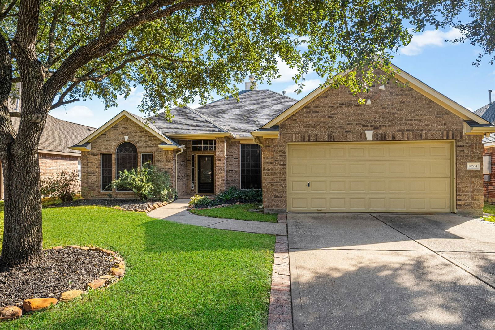 Real estate property located at 10834 White Oak Trace, Harris, White Oak Spgs Sec 1, Cypress, TX, US