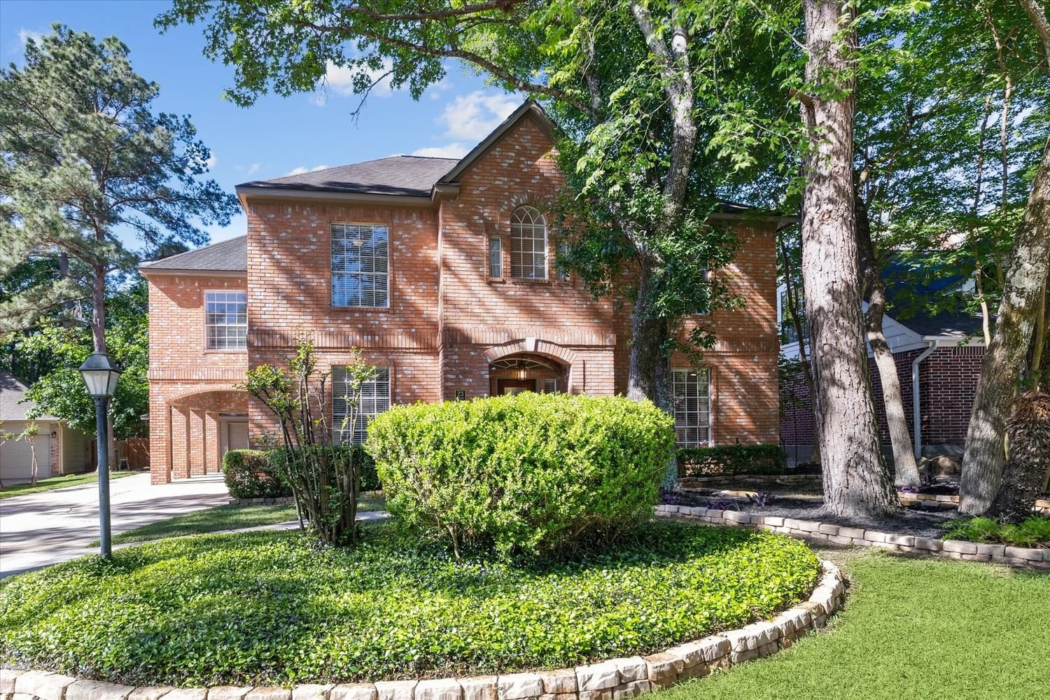 Real estate property located at 23 Grey Finch, Montgomery, Wdlnds Village Panther Ck 28, The Woodlands, TX, US