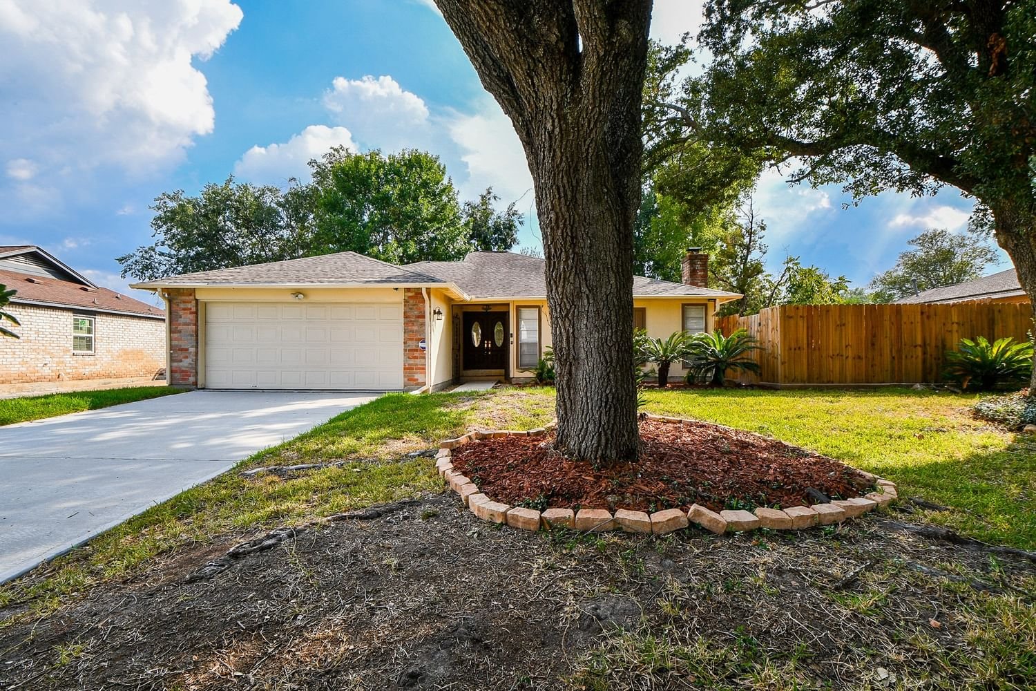 Real estate property located at 14015 Overbrook, Harris, Briar Village Sec 03, Houston, TX, US