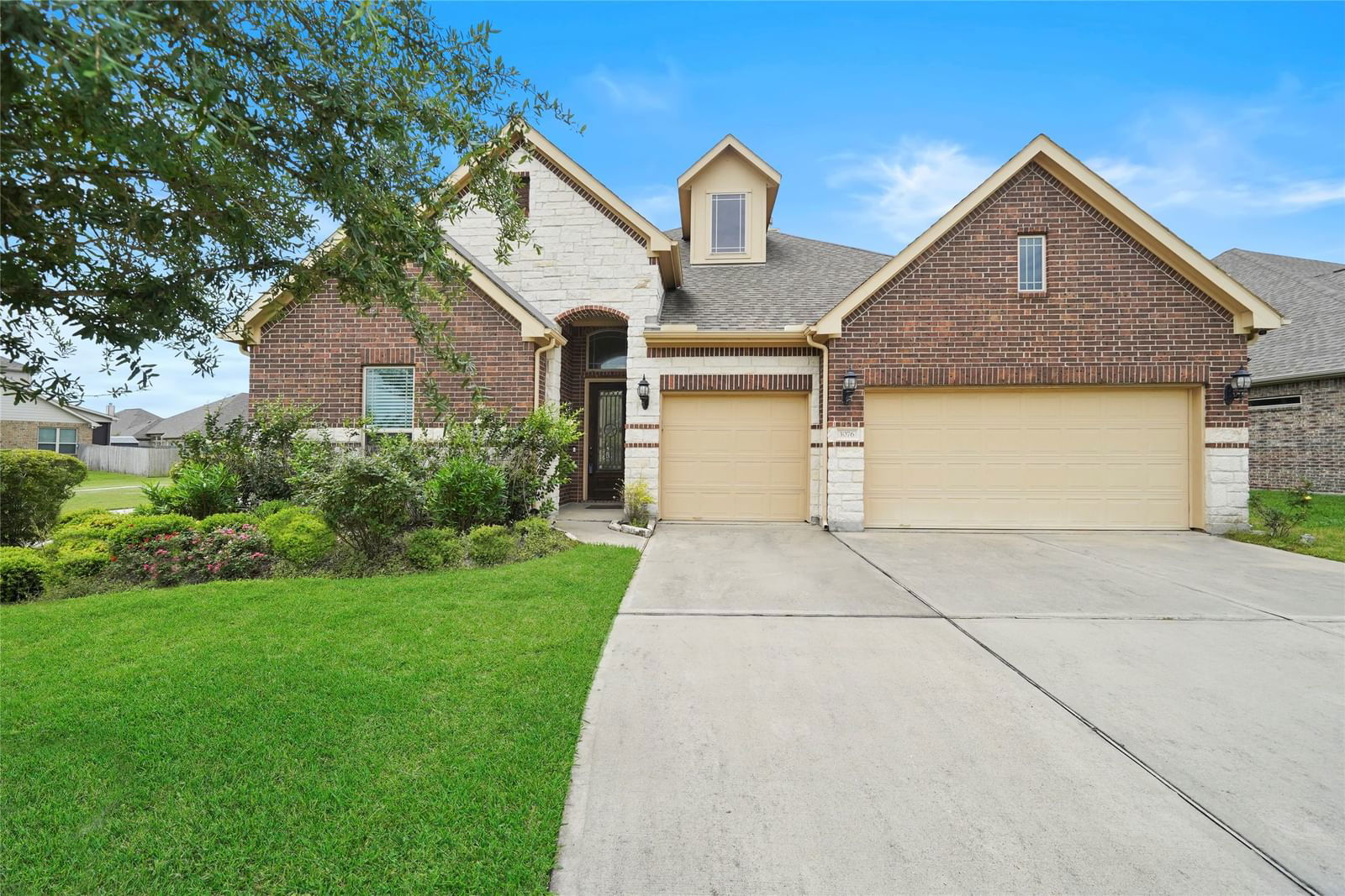 Real estate property located at 3076 Tradinghouse Creek, Galveston, Hidden Lakes, League City, TX, US