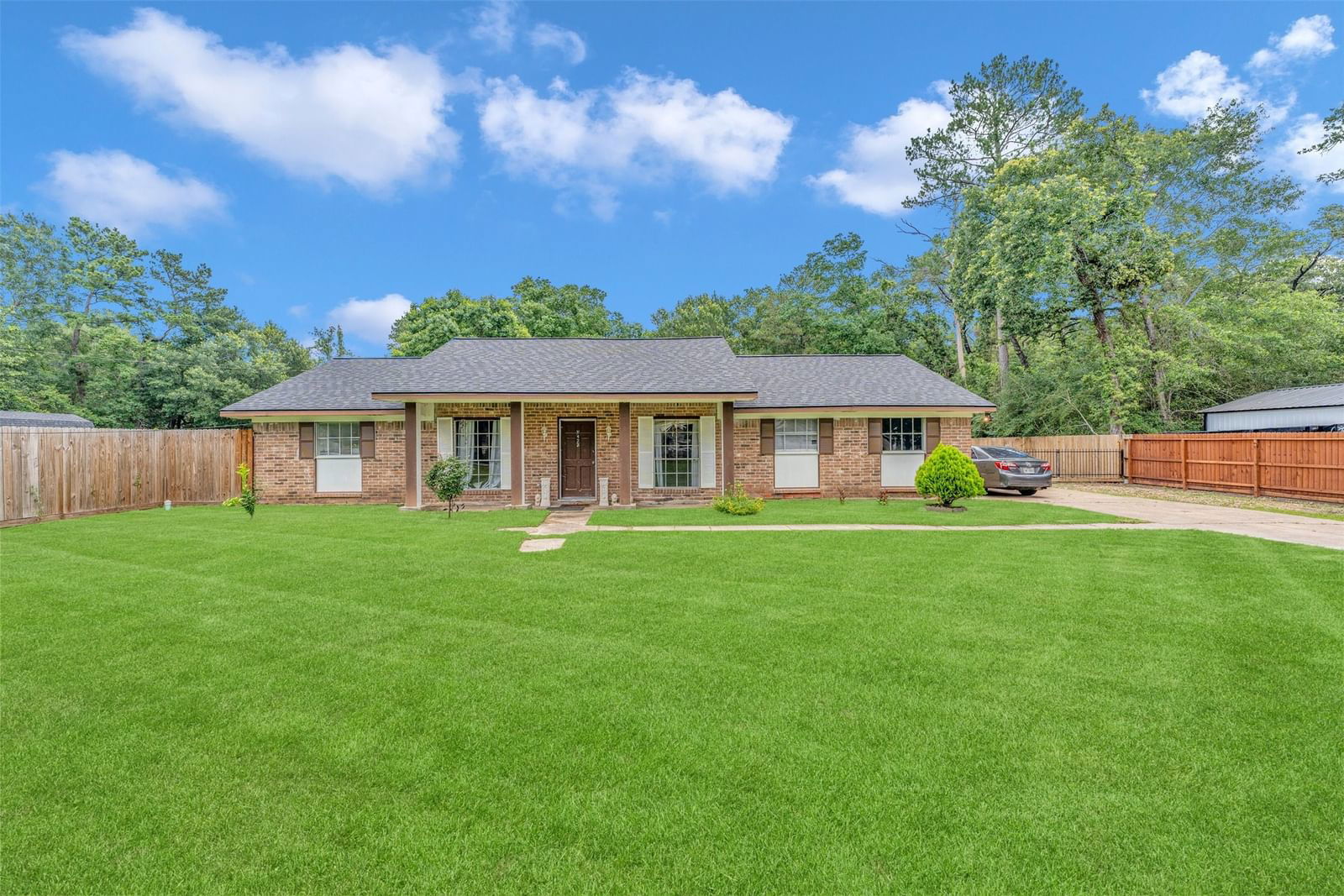 Real estate property located at 1423 Rustling Oaks, Montgomery, Piney Point, Conroe, TX, US