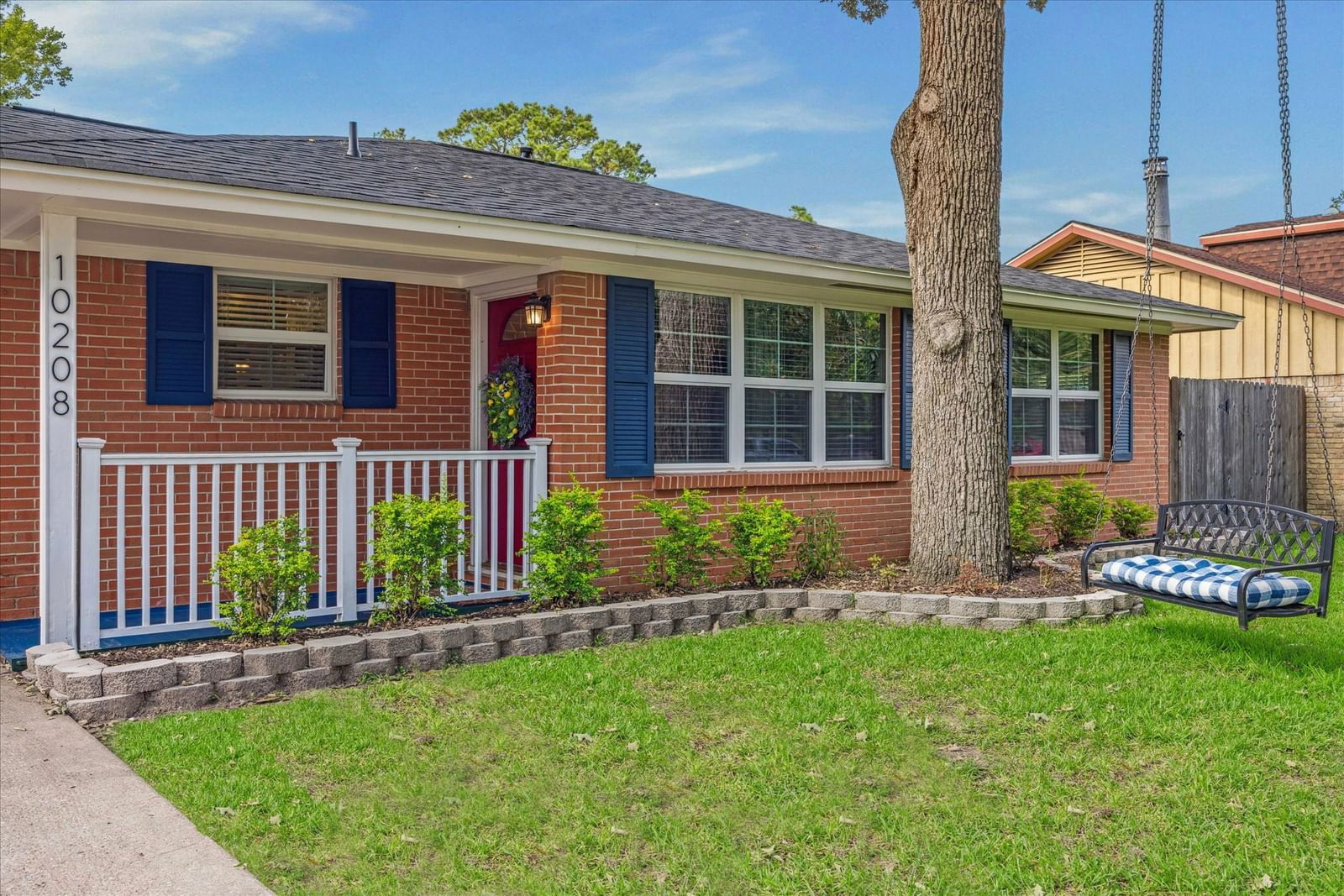 Real estate property located at 10208 Hazelhurst, Harris, Moss Oaks Sec 03 U/R, Houston, TX, US