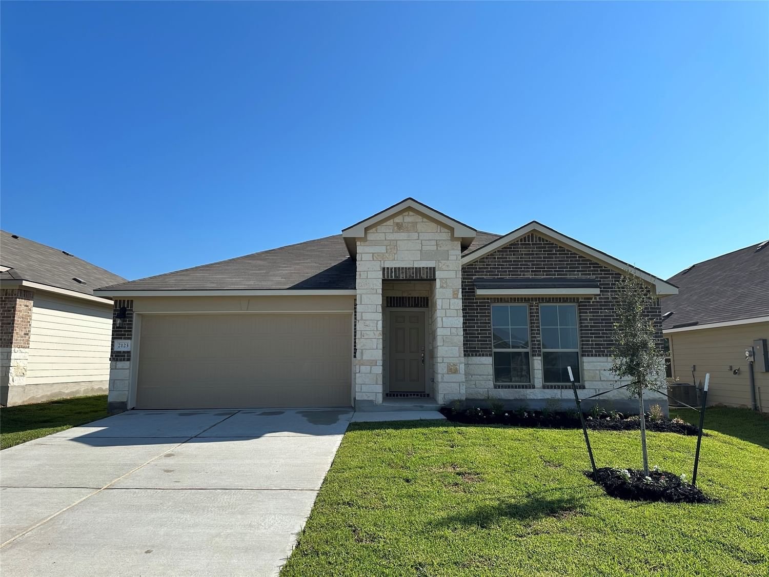 Real estate property located at 2123 Chief, Brazos, Bryan, TX, US