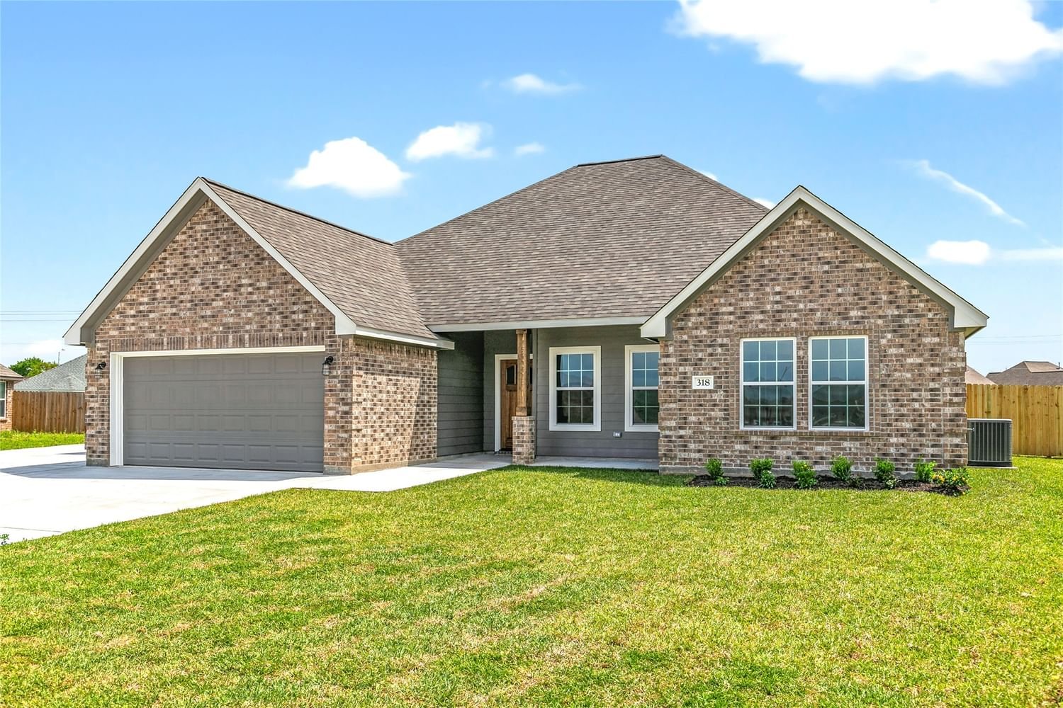 Real estate property located at 318 Yorktown, Brazoria, College Park Estates, Clute, TX, US