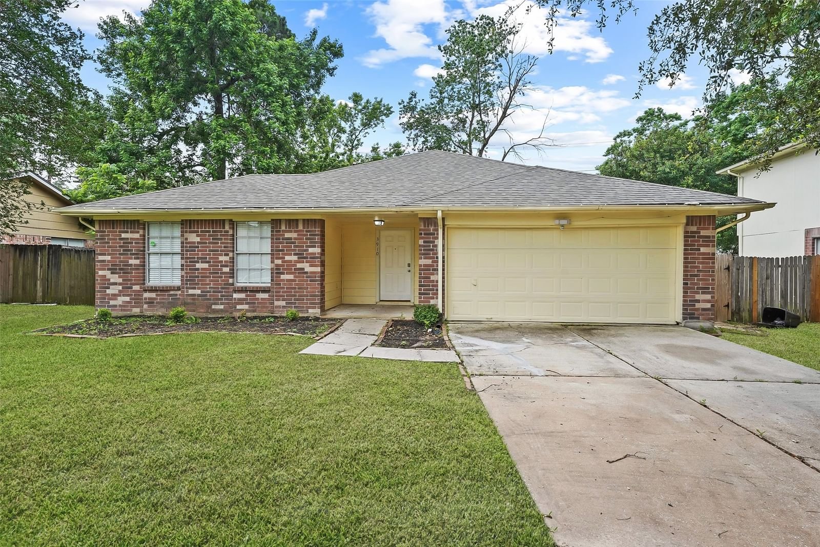 Real estate property located at 3910 Oaktrace, Harris, Atascocita Forest Sec 04, Humble, TX, US