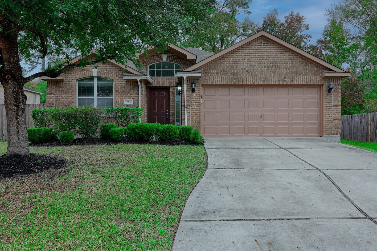 Real estate property located at 10204 Wood Fern, Montgomery, Chateau Woods, Conroe, TX, US
