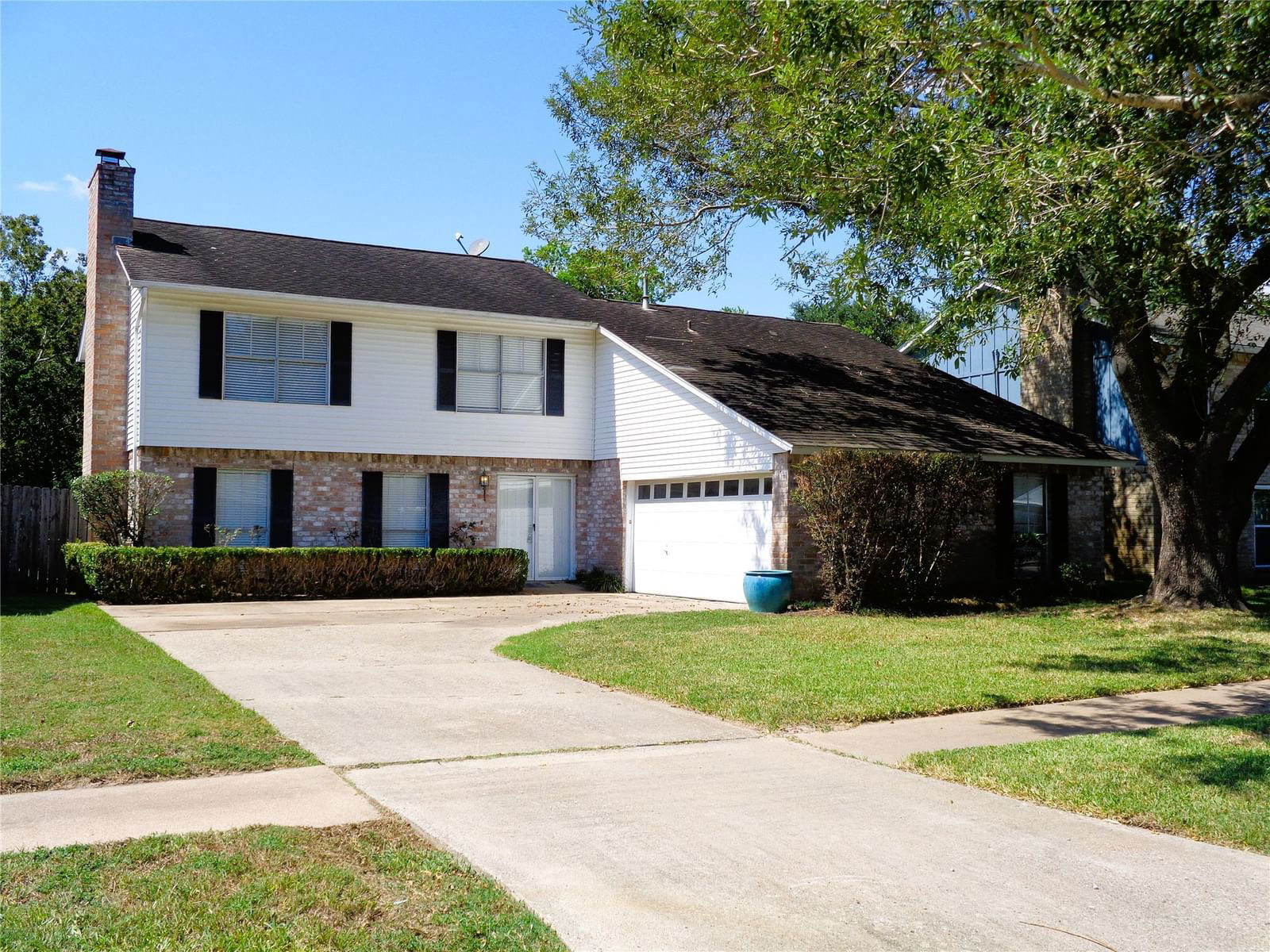 Real estate property located at 15334 Mcconn, Harris, Sterling Knoll Sec 01, Houston, TX, US