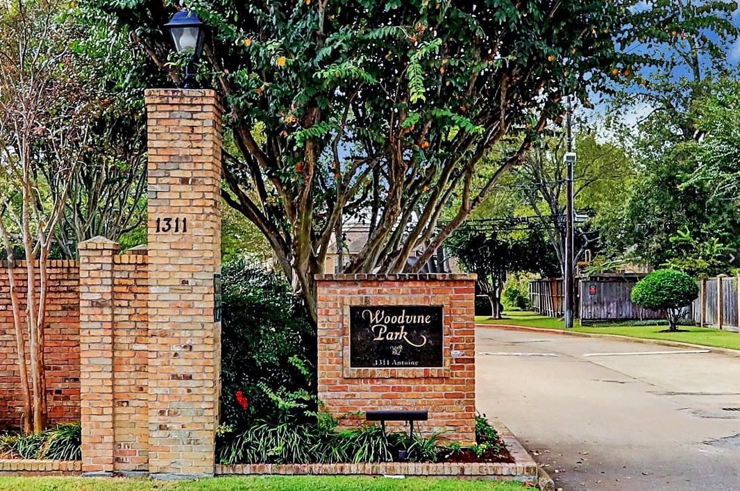 Real estate property located at 1311 Antoine #251, Harris, Woodvine Park Condo Ph 04, Houston, TX, US