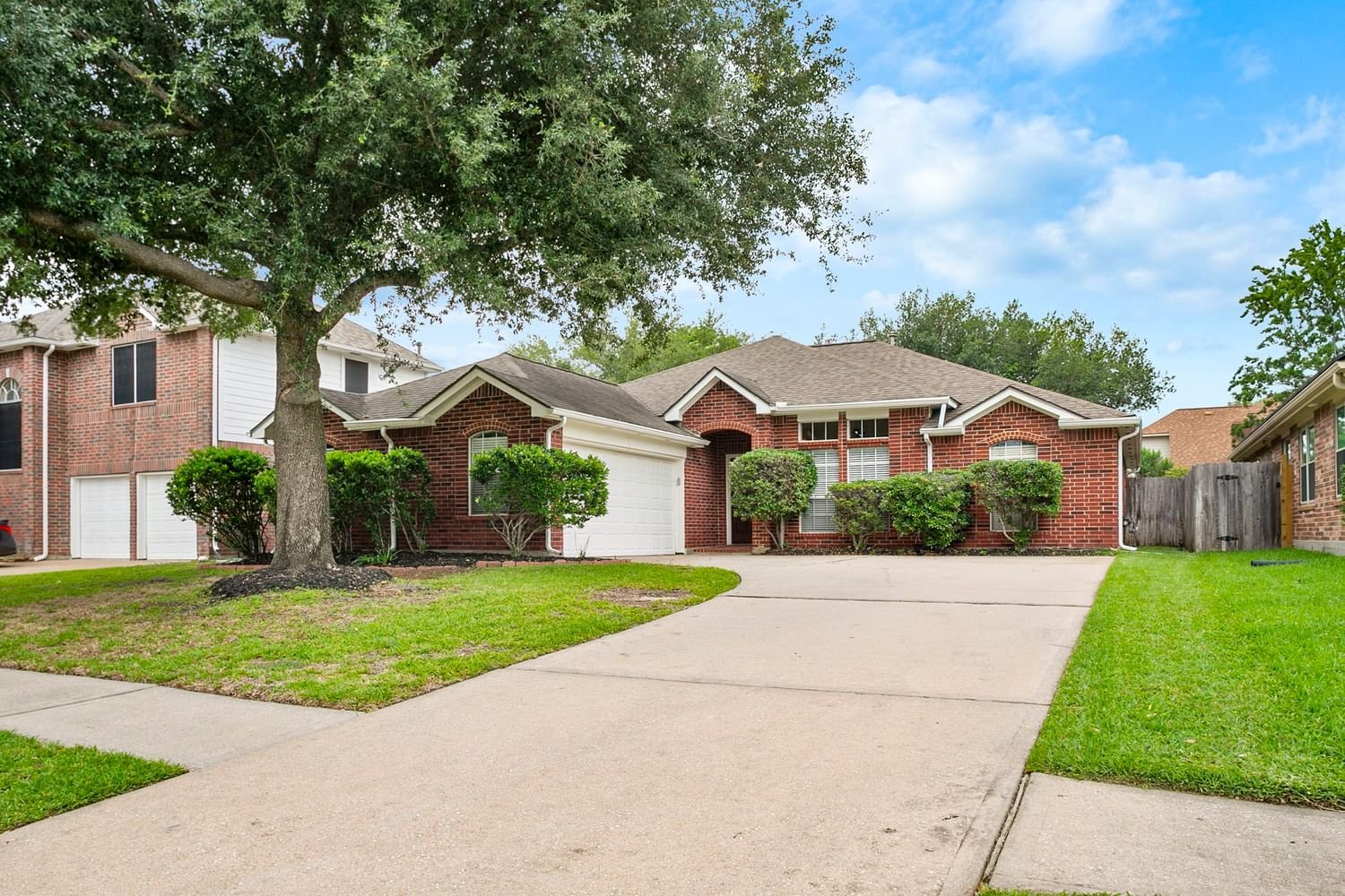 Real estate property located at 3523 Lakearies Ln, Harris, Lakes Bridgewater Sec 01, Katy, TX, US