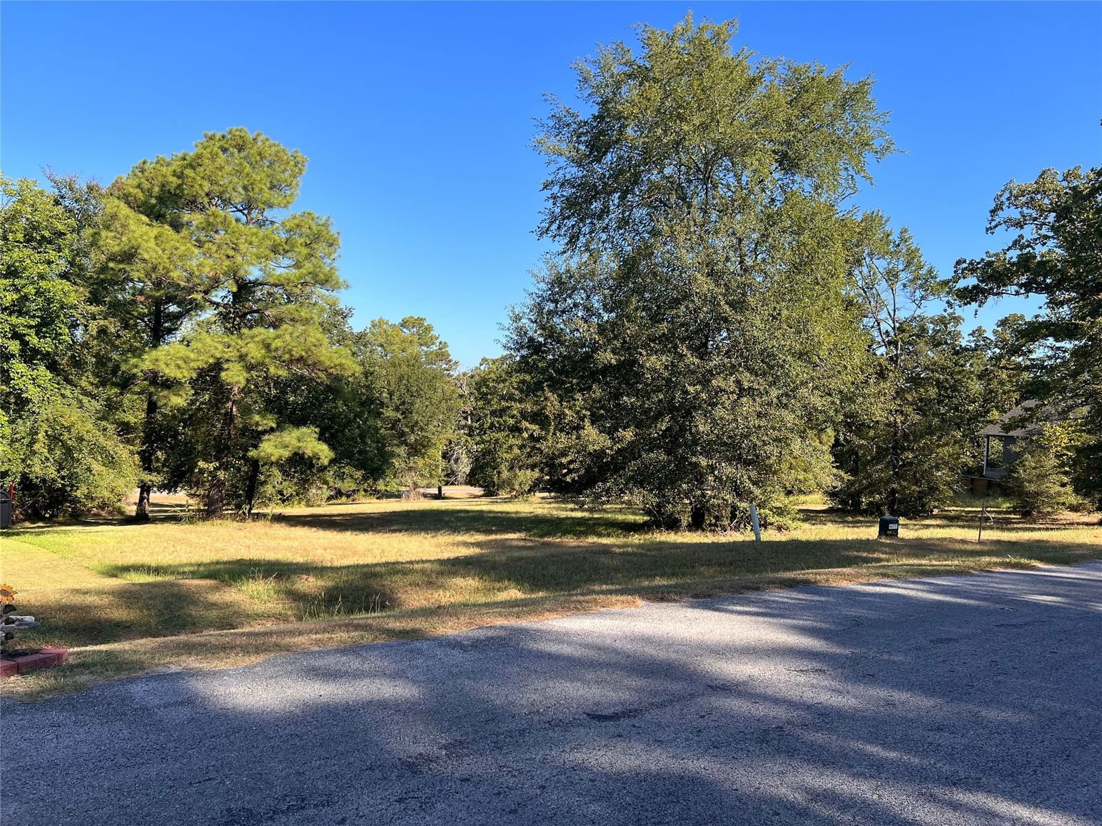 Real estate property located at 46 Hillsborough, Walker, Wildwood Shores Sec 6, Huntsville, TX, US