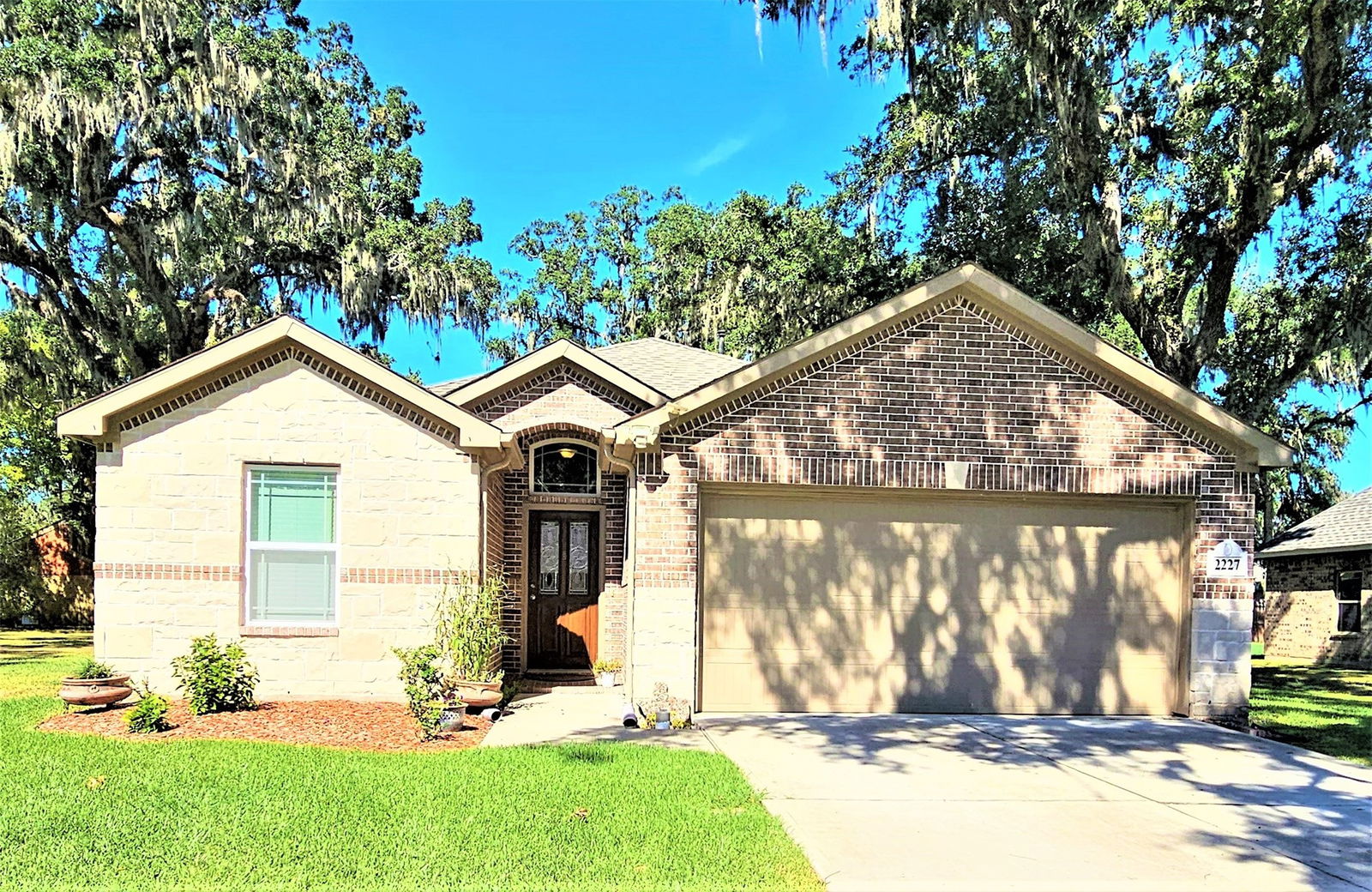 Real estate property located at 2227 Lakewood, Brazoria, West Columbia, TX, US